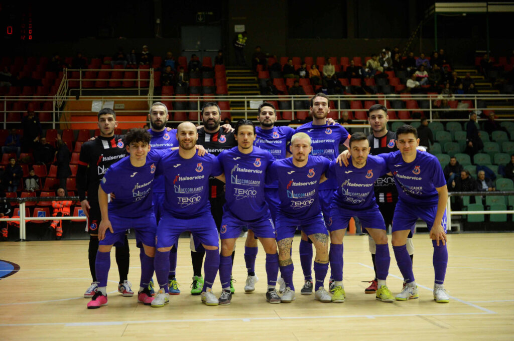 Calcio a 5. Avellino S.A. vince Pesaro. La sesta marcia dell’Avellino si chiama Arillo Attilio Calcio a 5. Avellino S.A. vince Pesaro. La sesta marcia dell’Avellino si chiama Arillo Attilio