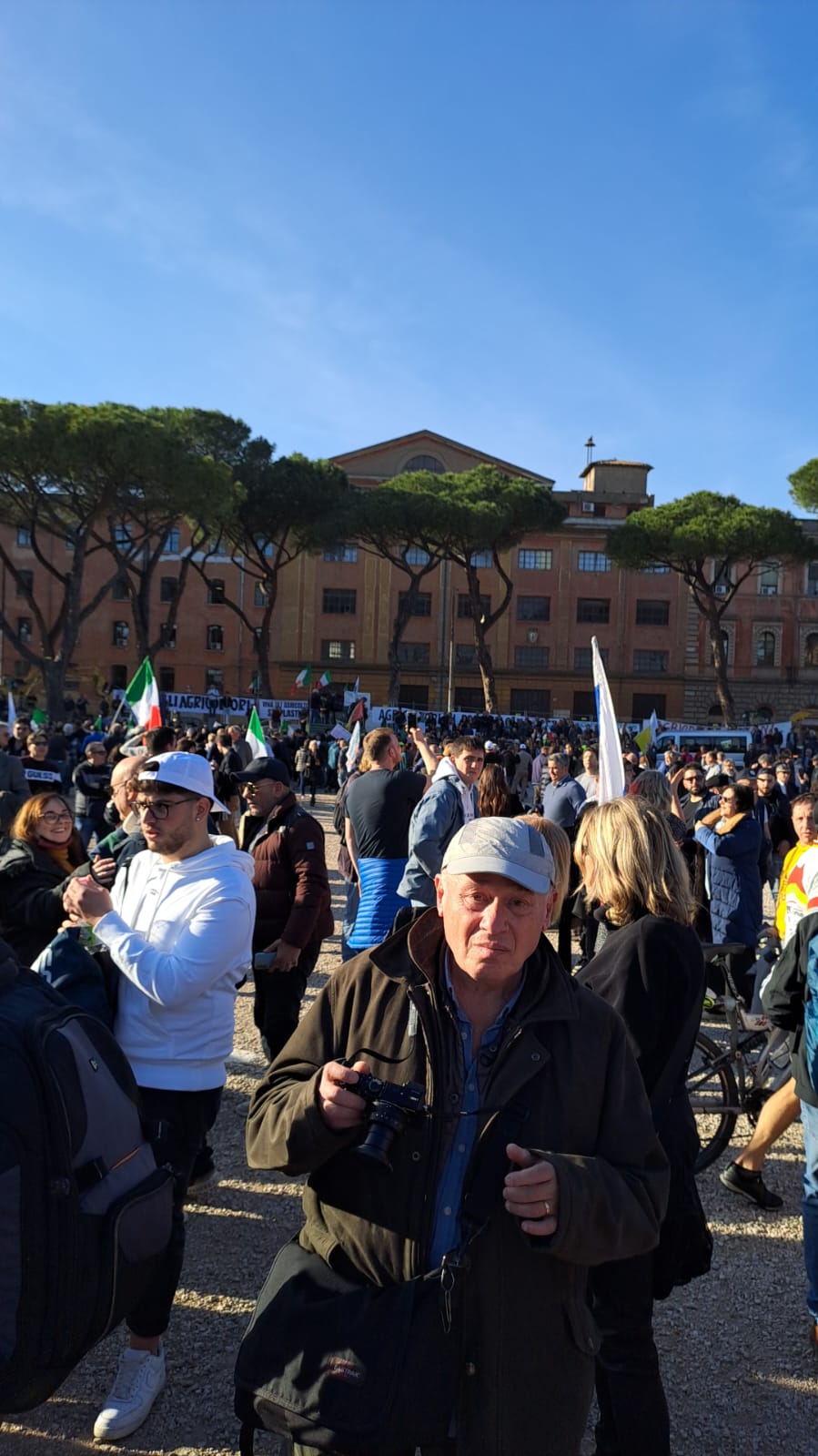 AVELLA. Agricoltori Italiani Protestano al Circo Massimo. Avella ben rappresentata. Le foto AVELLA. Agricoltori Italiani Protestano al Circo Massimo. Avella ben rappresentata. Le foto