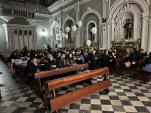 AVELLA. Una Veglia di Preghiera alla Chiesa del Convento con i Castorini: Un Messaggio di Pace nel Chiostro