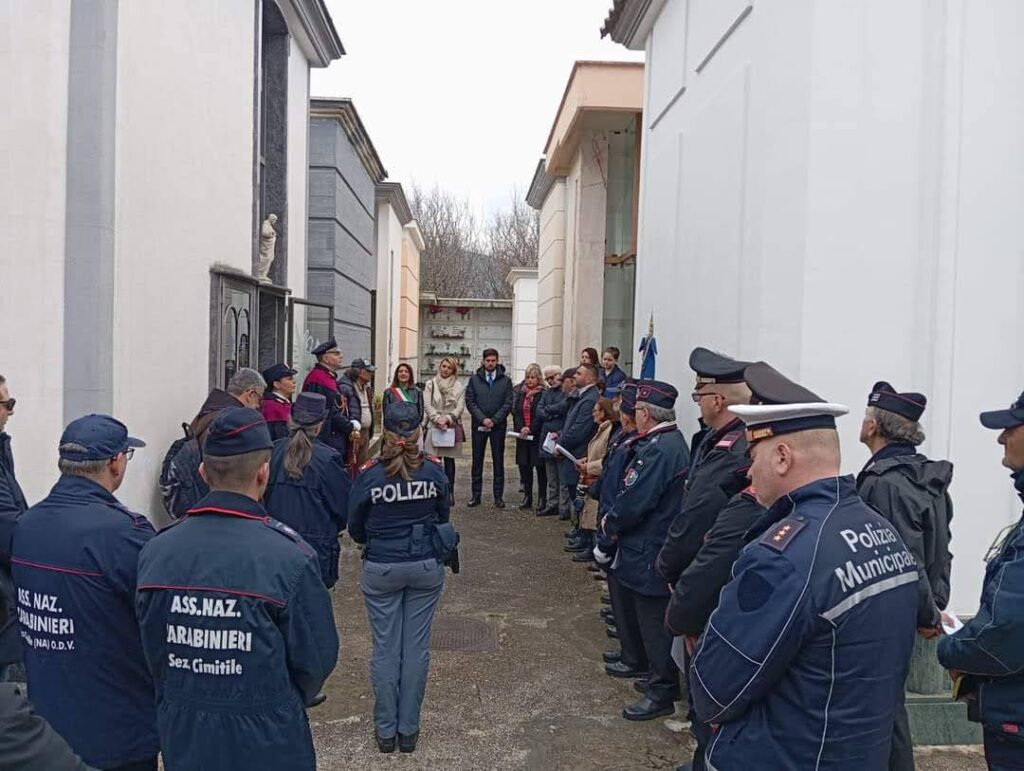 CIMITILE. Commemorazione di Salvatore Farinaro: Il ricordo di un Giovane Agente CIMITILE. Commemorazione di Salvatore Farinaro: Il ricordo di un Giovane Agente