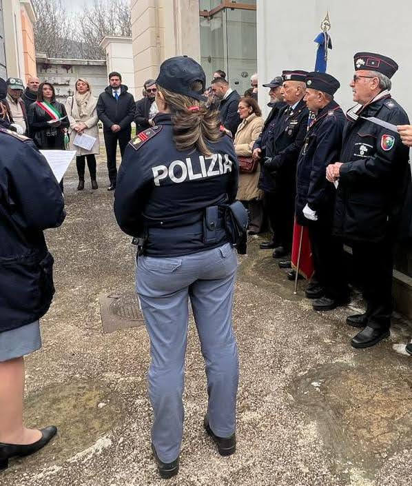 CIMITILE. Commemorazione di Salvatore Farinaro: Il ricordo di un Giovane Agente CIMITILE. Commemorazione di Salvatore Farinaro: Il ricordo di un Giovane Agente