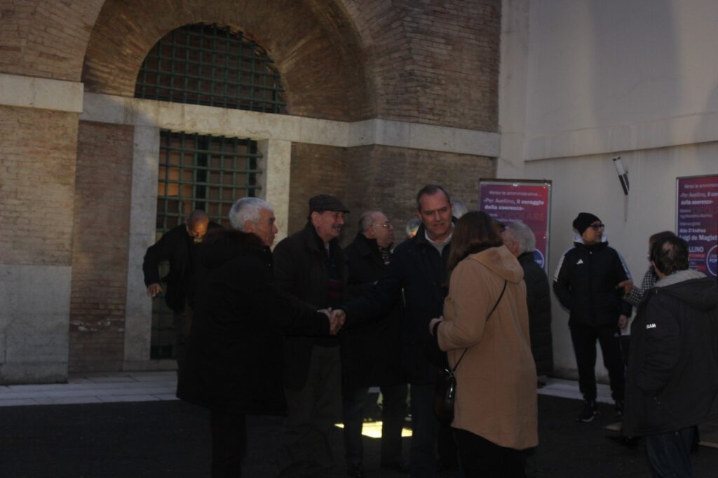 Luigi De Magistris torna ad Avellino: Presentazione della candidatura di Aldo D’Andrea con riflessioni sul panorama politico. Video e Foto