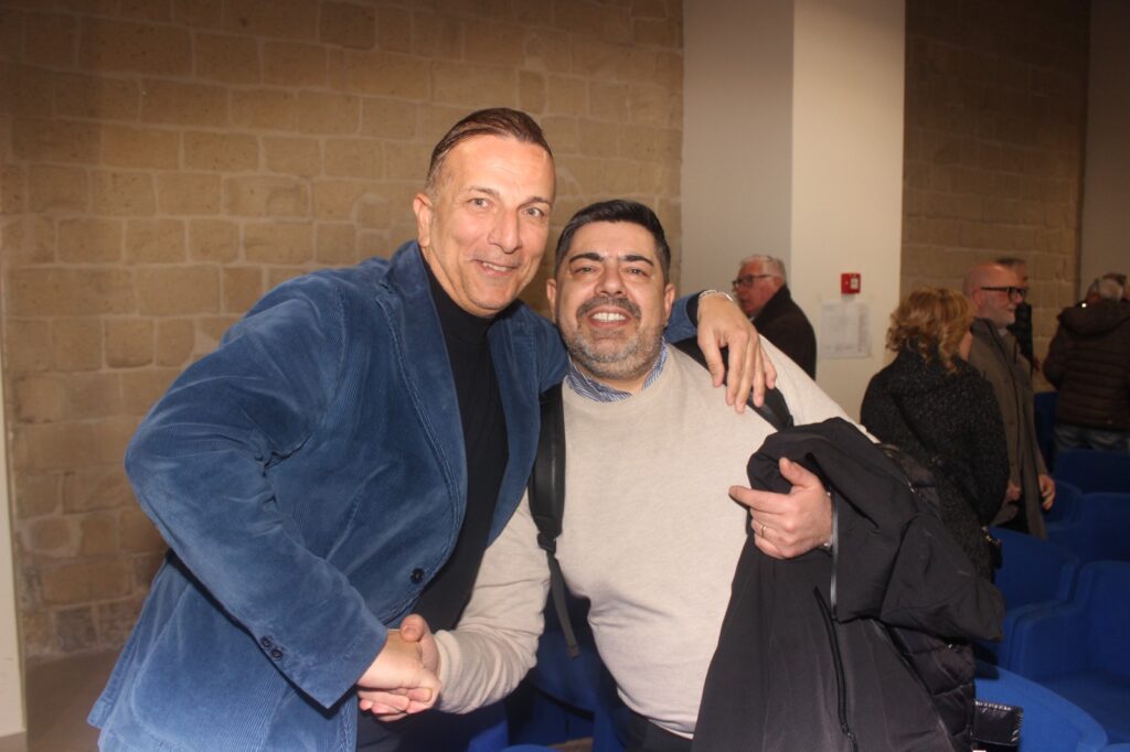 Luigi De Magistris torna ad Avellino: Presentazione della candidatura di Aldo D’Andrea con riflessioni sul panorama politico. Video e Foto