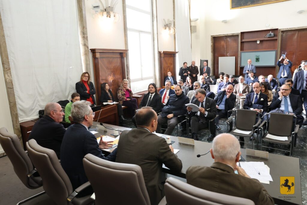 CAMPOSANO. Scontro incontro tra Barbato e il Sindaco di Napoli Gaetano Manfredi: La sfida della sicurezza sul percorso del Giro dItalia CAMPOSANO. Scontro incontro tra Barbato e il Sindaco di Napoli Gaetano Manfredi: La sfida della sicurezza sul percorso del Giro dItalia