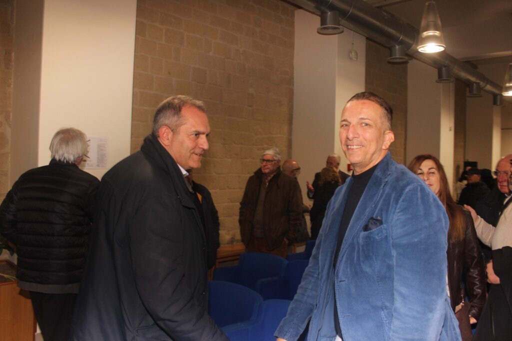 Luigi De Magistris torna ad Avellino: Presentazione della candidatura di Aldo D’Andrea con riflessioni sul panorama politico. Video e Foto