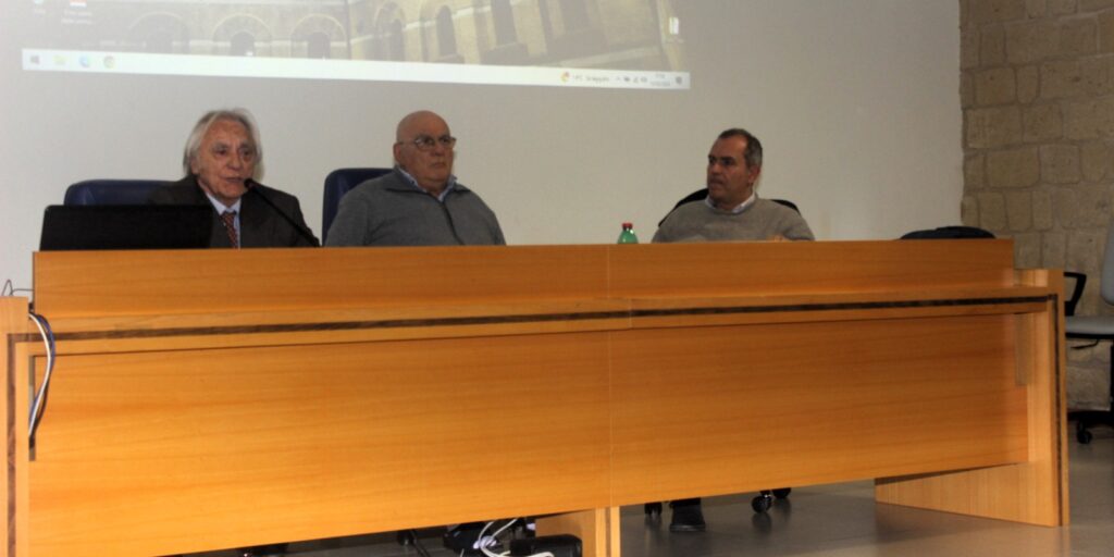 Luigi De Magistris torna ad Avellino: Presentazione della candidatura di Aldo D’Andrea con riflessioni sul panorama politico. Video e Foto