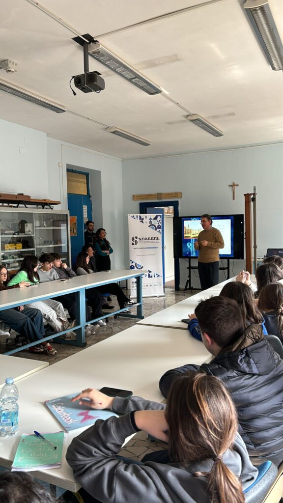 Nola: le S.T.E.M. al CARDUCCI Nola: le S.T.E.M. al CARDUCCI