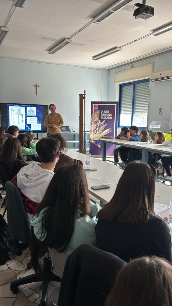 Nola: le S.T.E.M. al CARDUCCI Nola: le S.T.E.M. al CARDUCCI