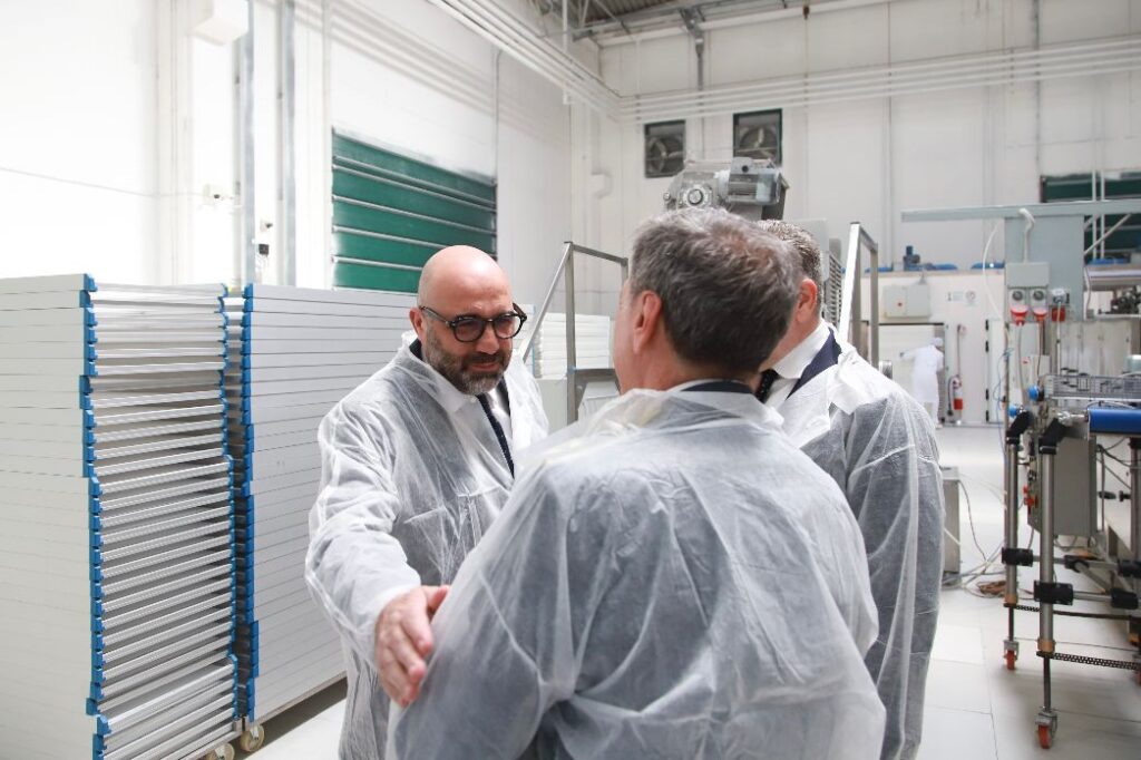 Visita di Mike Pompeo allo Stabilimento Pastificio Graziano di Manocalzati (AV): Un Incontro di Prestigio e Amicizia Visita di Mike Pompeo allo Stabilimento Pastificio Graziano di Manocalzati (AV): Un Incontro di Prestigio e Amicizia