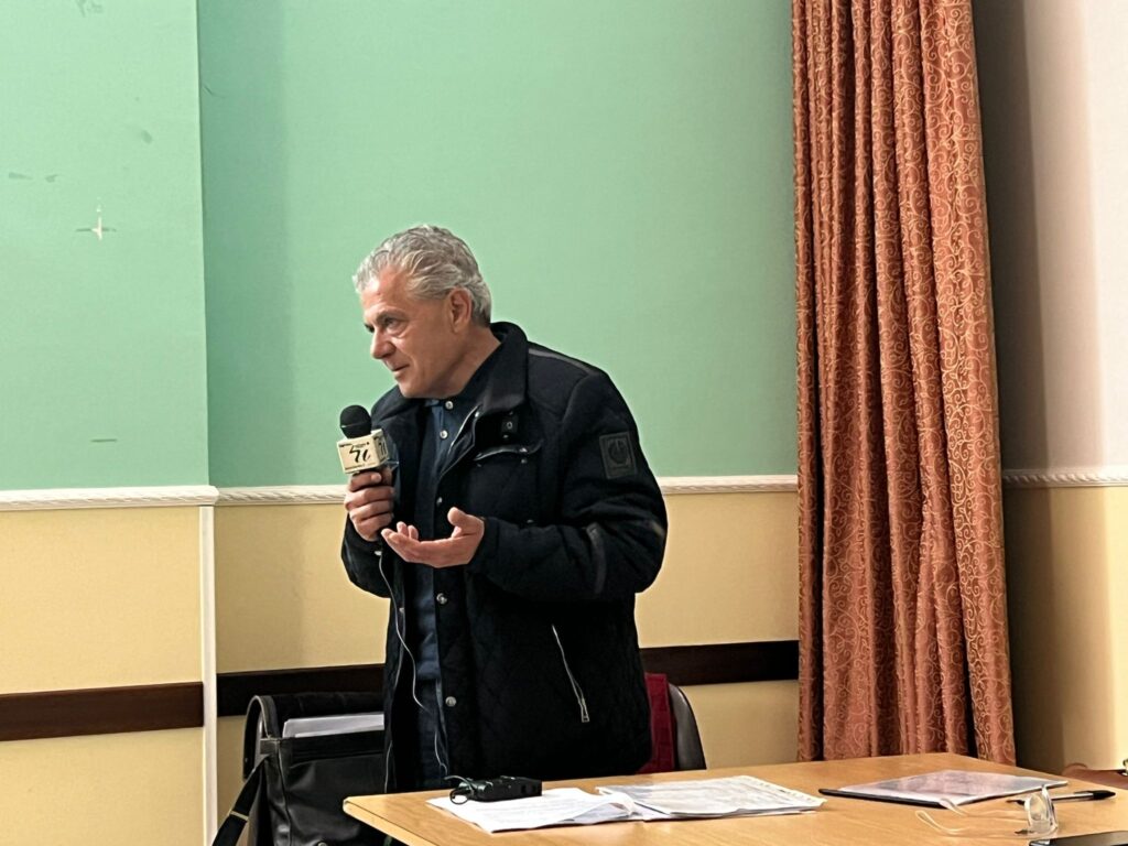 Riunione pubblica ad Avella: Il dibattito sulle antenne 5G prende vita