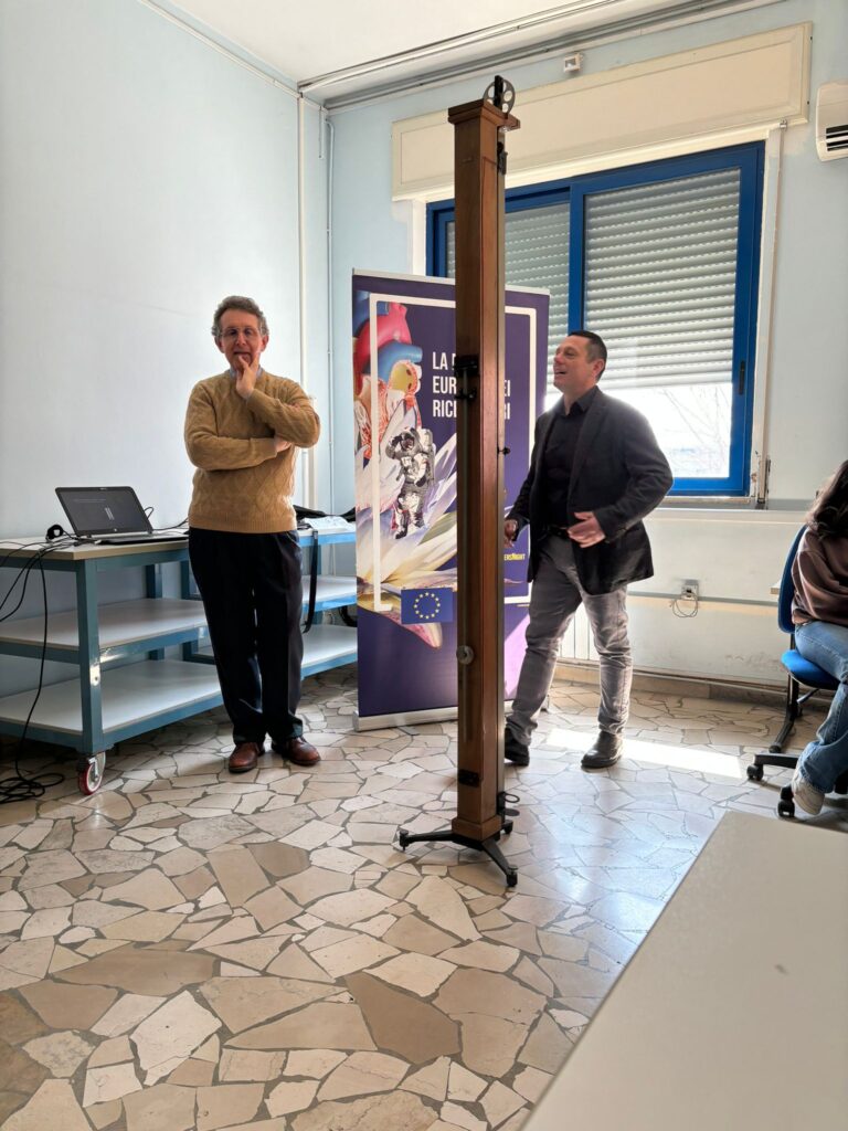 Nola: le S.T.E.M. al CARDUCCI Nola: le S.T.E.M. al CARDUCCI