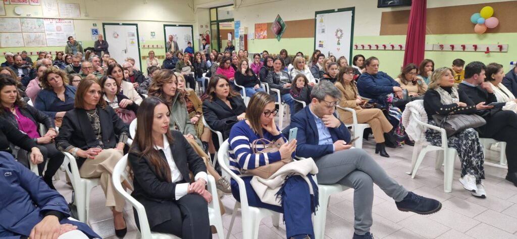 Il Coraggio di Osare: Benedetta De Luca alla scuola primaria Rosa Finelli di Sirignano. Foto