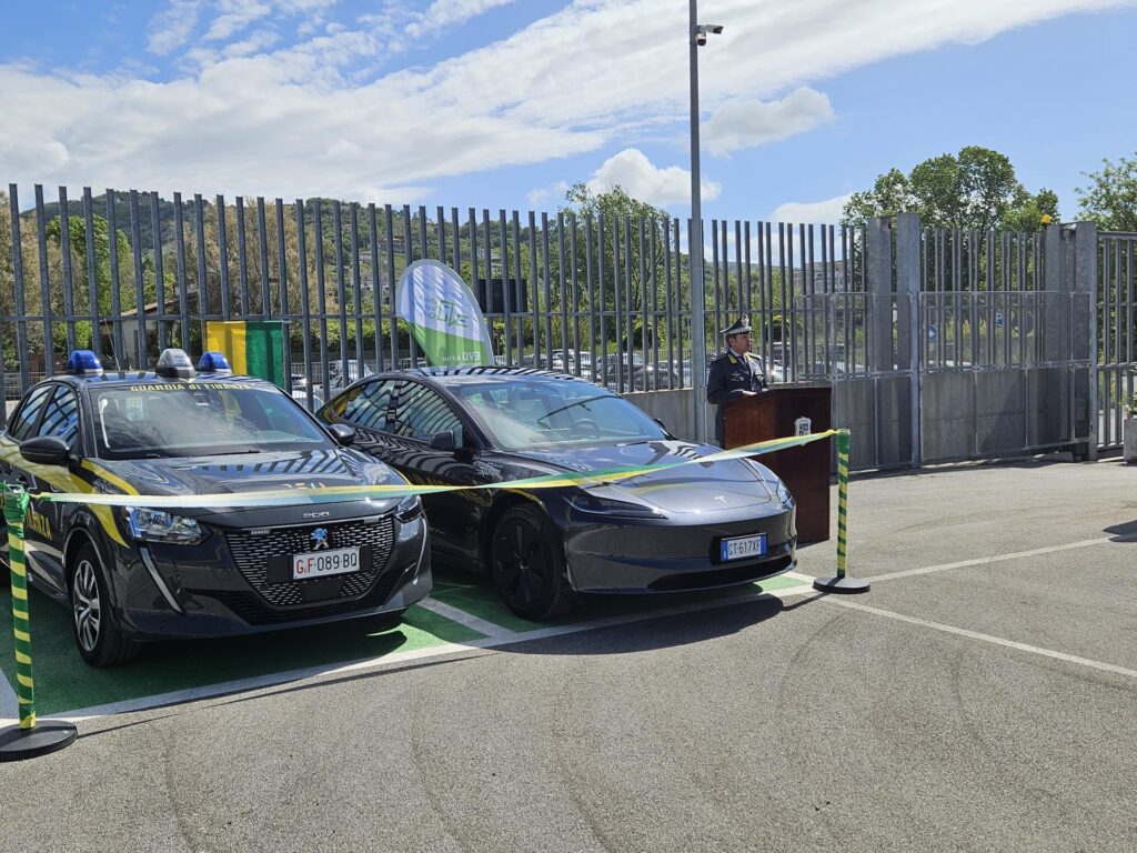 Guardia di Finanza Salerno: Inaugurata la Prima Stazione di Ricarica per Auto Elettriche