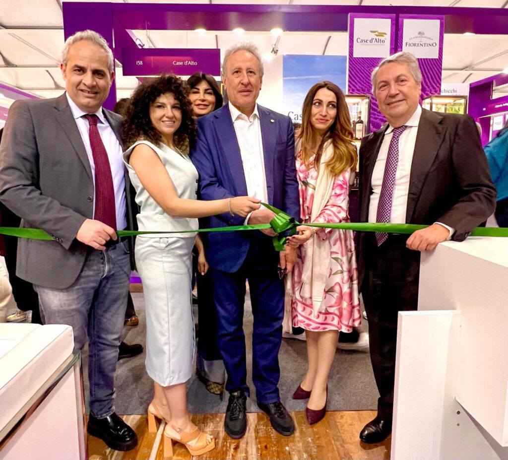 La Campania a Vinitaly 2024, Petracca: Bella prova di unità del settore, Irpinia trainante La Campania a Vinitaly 2024, Petracca: Bella prova di unità del settore, Irpinia trainante