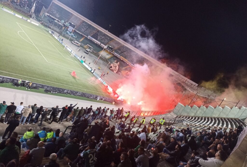 Calcio Serie C, 36a giornata. LAvellino si aggiudica il big match, un gol di Sgarbi piega il Benevento