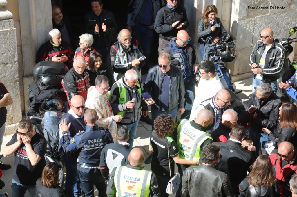 120 centauri benedetti ad Altavilla Irpina: il Motor Sannio Tour celebra lamicizia e la passione per le due ruote 120 centauri benedetti ad Altavilla Irpina: il Motor Sannio Tour celebra lamicizia e la passione per le due ruote