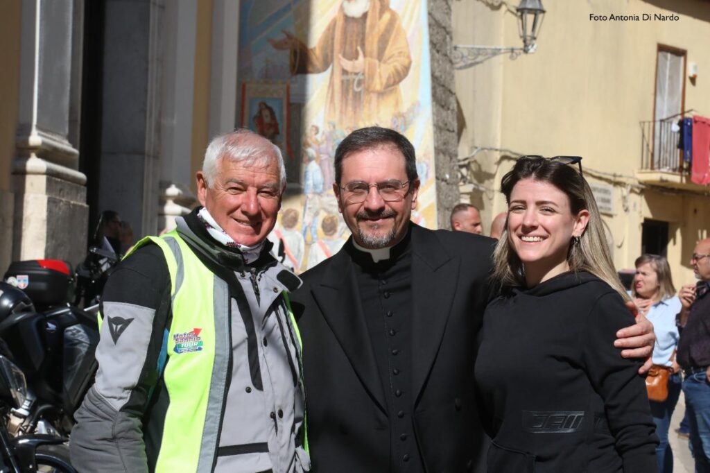120 centauri benedetti ad Altavilla Irpina: il Motor Sannio Tour celebra lamicizia e la passione per le due ruote 120 centauri benedetti ad Altavilla Irpina: il Motor Sannio Tour celebra lamicizia e la passione per le due ruote