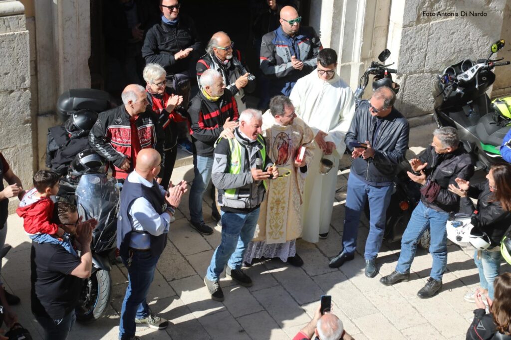 120 centauri benedetti ad Altavilla Irpina: il Motor Sannio Tour celebra lamicizia e la passione per le due ruote 120 centauri benedetti ad Altavilla Irpina: il Motor Sannio Tour celebra lamicizia e la passione per le due ruote