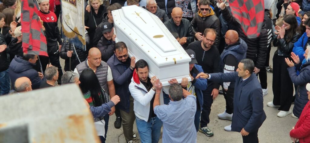 Addio a Jonathan Napolitano: Oggi si sono svolti i funerali del 27enne di Mugnano del Cardinale. Video e Foto