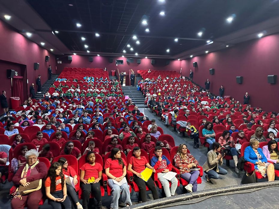 Con i colori della poesia: la stella di Susanna Tamaro illumina Casalnuovo di Napoli Con i colori della poesia: la stella di Susanna Tamaro illumina Casalnuovo di Napoli