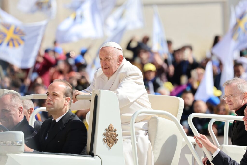 Incontro Storico a Roma: LAzione Cattolica della Diocesi di Nola con Papa Francesco
