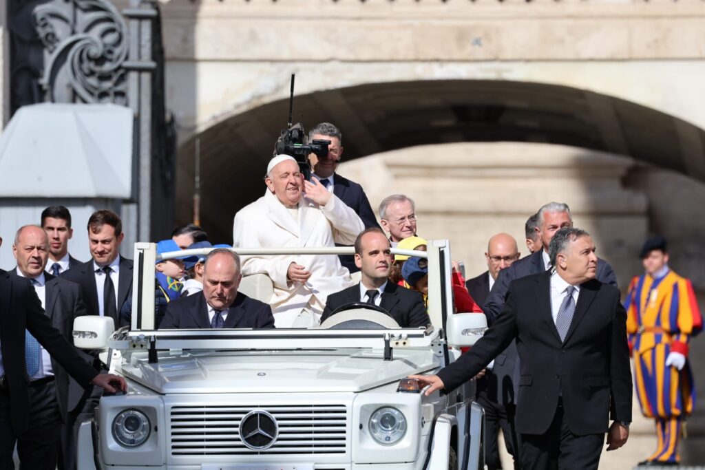 Incontro Storico a Roma: LAzione Cattolica della Diocesi di Nola con Papa Francesco