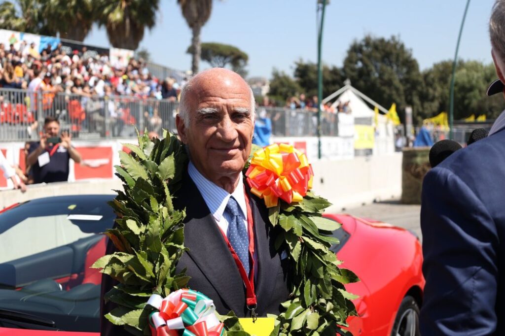 Motori, record di presenze al Racing Show oltre 12mila visitatori nelle prime 36 ore di gara. L’abbraccio di Napoli a Sticchi Damiani presidente ACI
