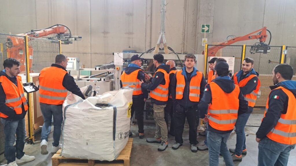 Visita formativa degli studenti dellITS Academy Meccatronica alla Re Legno: unopportunità per il talento industriale della Valle Caudina
