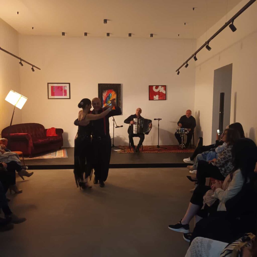 Avella, si è chiusa con uno straordinario successo la rassegna “serate armoniche”. Ancora sold out per “viaggio nel tango” del gruppo “Media Luz Tango”