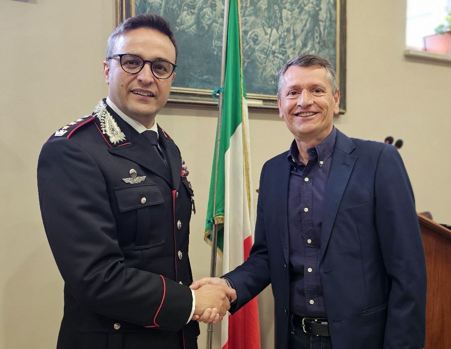 Avellino Dopo 38 anni di servizio nell’Arma, il Luogotenente Carica Speciale Alessandro Spada va in pensione Avellino Dopo 38 anni di servizio nell’Arma, il Luogotenente Carica Speciale Alessandro Spada va in pensione