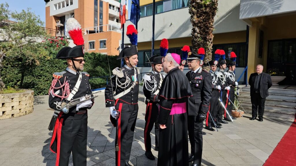 Avellino   L’Ordinario Militare per l’Italia, Monsignor Santo Marcianò, in visita al Comando Provinciale dei Carabinieri