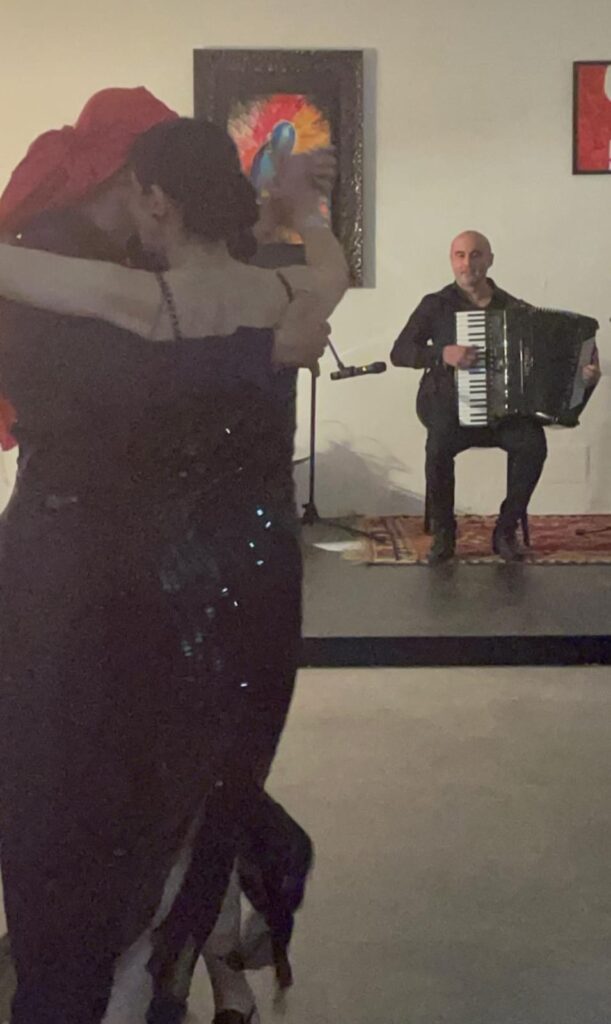 Avella, si è chiusa con uno straordinario successo la rassegna “serate armoniche”. Ancora sold out per “viaggio nel tango” del gruppo “Media Luz Tango”