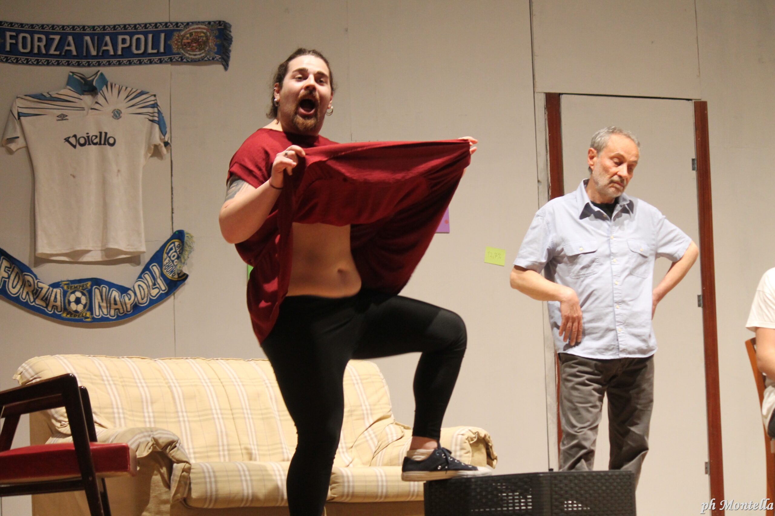 BAIANO. L’ Aquilone in scena, con Difetti di famiglia. Al Colosseo primo piano per Mexs, l’ androide modello maschio evoluto BAIANO. L’ Aquilone in scena, con Difetti di famiglia. Al Colosseo primo piano per Mexs, l’ androide modello maschio evoluto