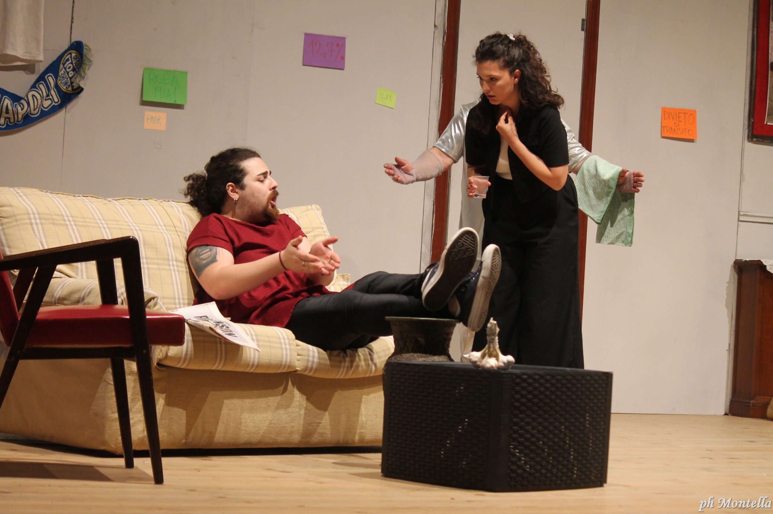 BAIANO. L’ Aquilone in scena, con Difetti di famiglia. Al Colosseo primo piano per Mexs, l’ androide modello maschio evoluto BAIANO. L’ Aquilone in scena, con Difetti di famiglia. Al Colosseo primo piano per Mexs, l’ androide modello maschio evoluto