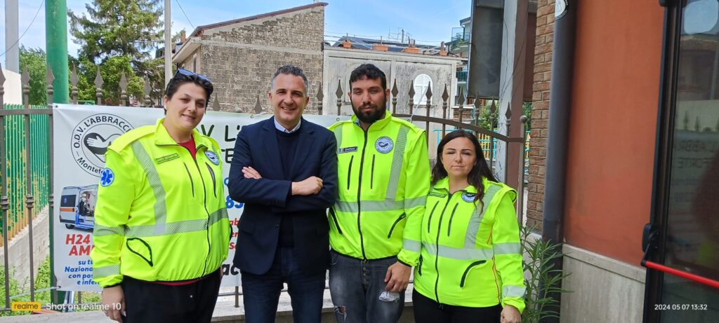 Il Consigliere Regionale della Calabria Orlandino Greco visita lAssociazione LAbbraccio odv 2.0 a Monteforte Irpino