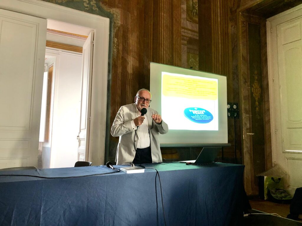 Giuseppe Santomartino, Generale di Divisione (ris), presenta il suo nuovo libro sulla complessità geopolitica del XXI secolo.