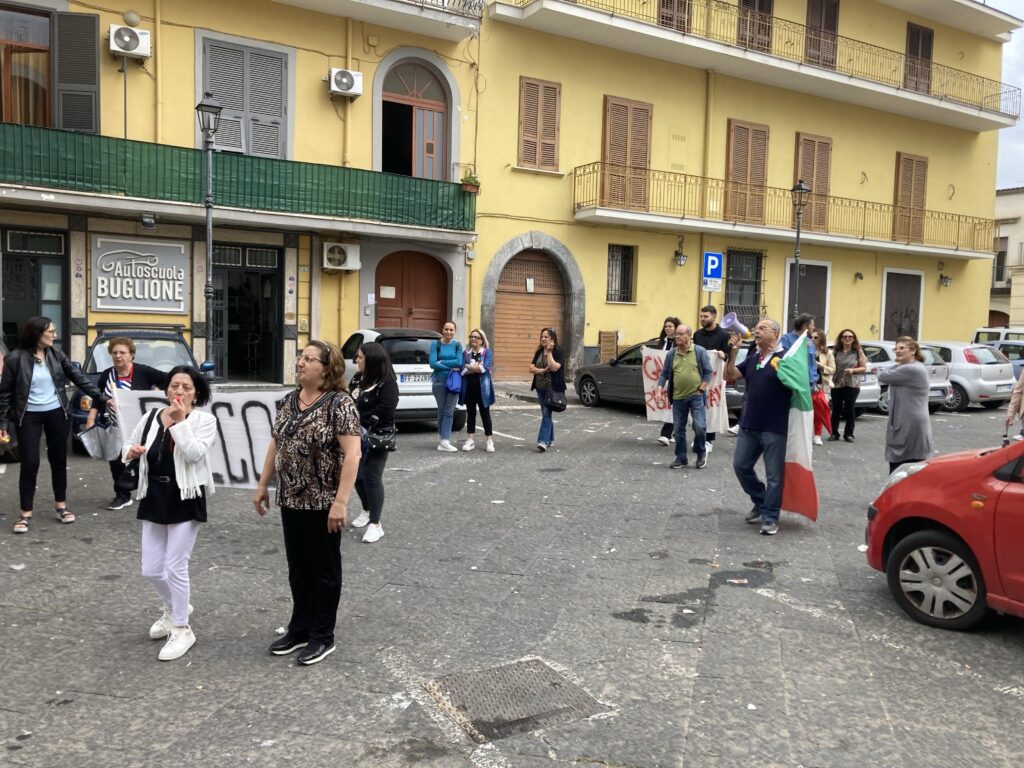 Manifestazione a Cimitile: Cittadini Protestano contro degrado e abbandono delle Zone di Galluccio e I.A.C.P.