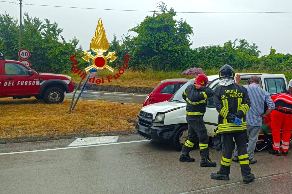 Incidente a Catena sulle Strade Irpine: Quattro Interventi dei Vigili del Fuoco in un Pomeriggio