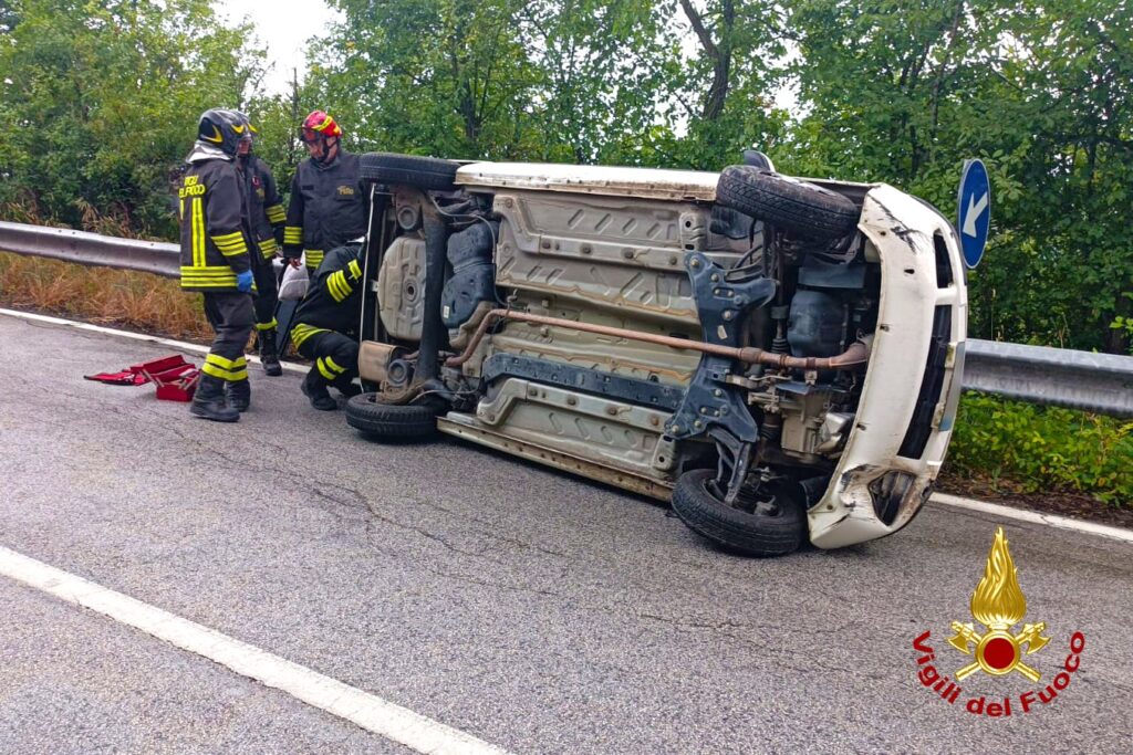 Incidente a Catena sulle Strade Irpine: Quattro Interventi dei Vigili del Fuoco in un Pomeriggio