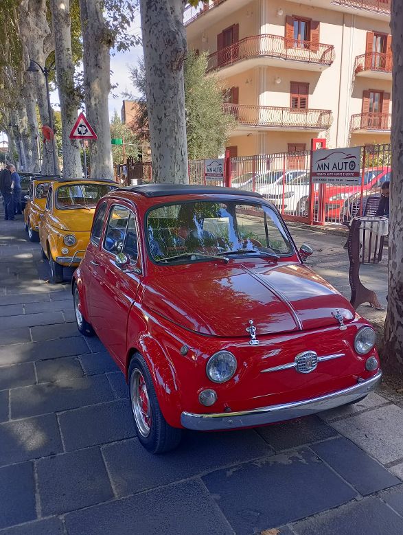 Successo di pubblico e partecipanti per la seconda edizione del Raduno Autostoriche Memorial Giuseppe Galasso a Cesinali Successo di pubblico e partecipanti per la seconda edizione del Raduno Autostoriche Memorial Giuseppe Galasso a Cesinali
