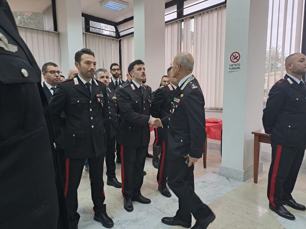 CAIVANO: Il Generale La Gala in visita a Caivano. Ai carabinieri Continuate a operare con lo stesso impegno, mantenendo sempre alta lattenzione e la vicinanza ai cittadini. Poi lincontro con Ciciliano e Don Patriciello CAIVANO: Il Generale La Gala in visita a Caivano. Ai carabinieri Continuate a operare con lo stesso impegno, mantenendo sempre alta lattenzione e la vicinanza ai cittadini. Poi lincontro con Ciciliano e Don Patriciello