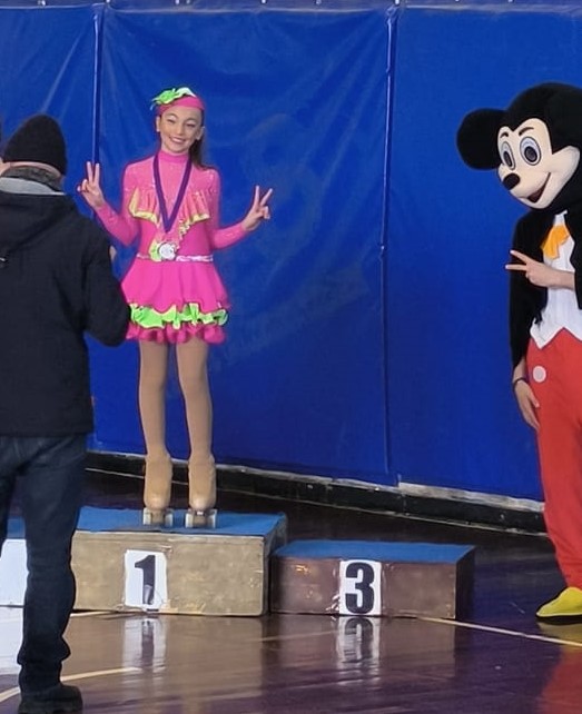 Chiara Pecchia trionfa al Trofeo di Carnevale di pattinaggio artistico Chiara Pecchia trionfa al Trofeo di Carnevale di pattinaggio artistico