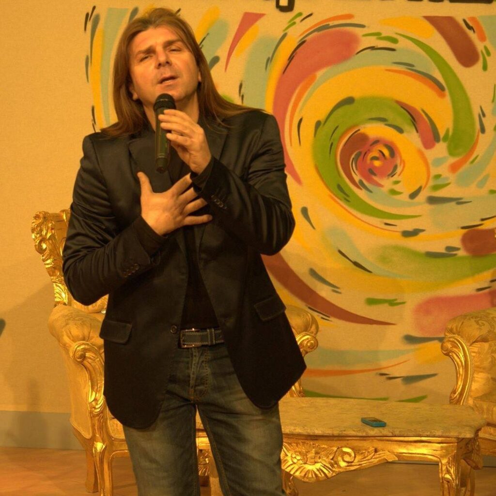 100 DI QUESTI GIORNI. Compie gli anni oggi il noto artista avellano Alessandro Conte. 