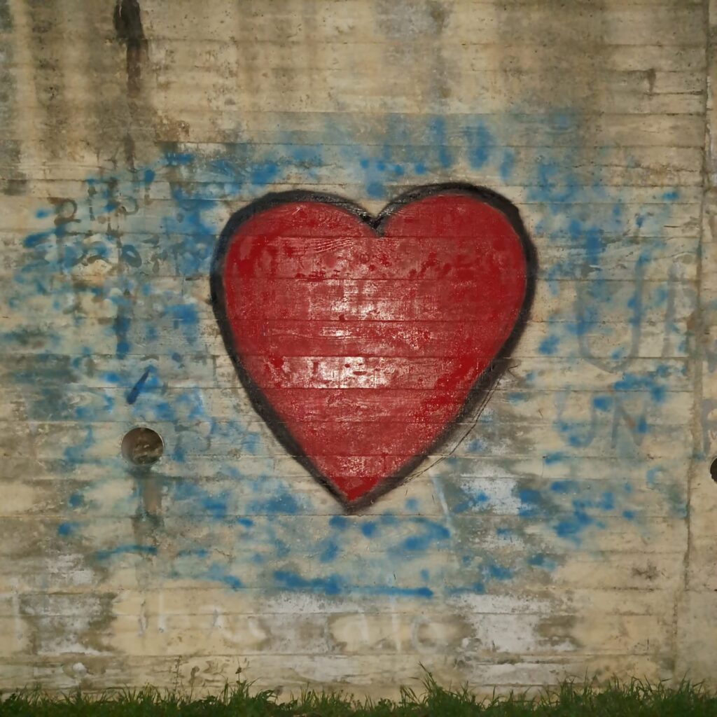 Quadrelle: un murales per Santo Romano, memoria e arte contro l’oblio