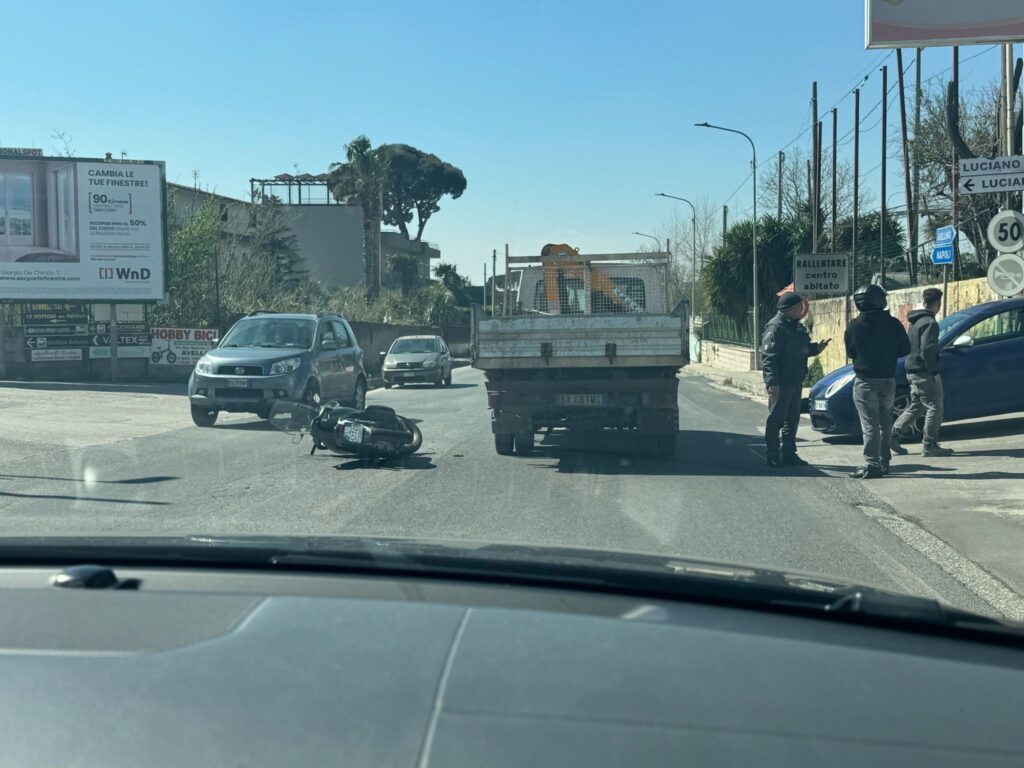 SPERONE. Incidente tra auto e moto sulla Statale 7 bis. Tanta paura