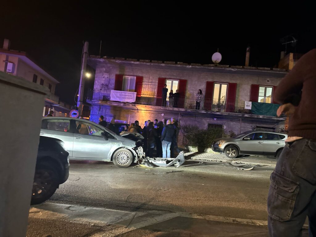 Gravissimo incidente a Baiano: violenta collisione all’incrocio tra Via Nazionale/ 7 bis e Via Calabricitta. Due feriti, uno grave