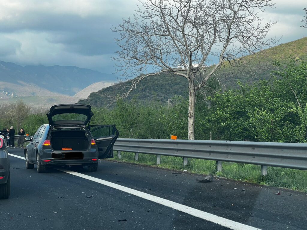 TUFINO. Incidente A16, località Tufino. In azione i soccorsi. VIDEO TUFINO. Incidente A16, località Tufino. In azione i soccorsi. VIDEO