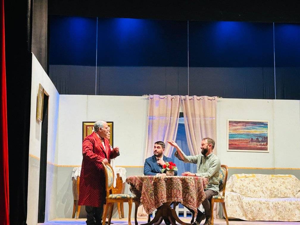 “Ditegli sempre di sì” conquista il pubblico: successo per la rassegna “Anteprima Teatro Sotto le Stelle – Premio Vito Molaro 2025”