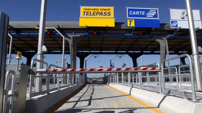 casello-autostrada-2-3