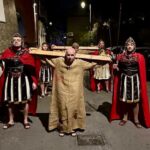 Baronissi (SA) – Acquamela si raccoglie attorno alla Via Crucis Vivente: emozione, fede e comunità in cammino